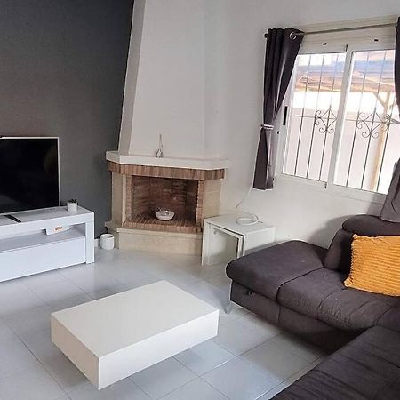 2 Bedroom House In Cabo Roig 奥里韦拉 外观 照片