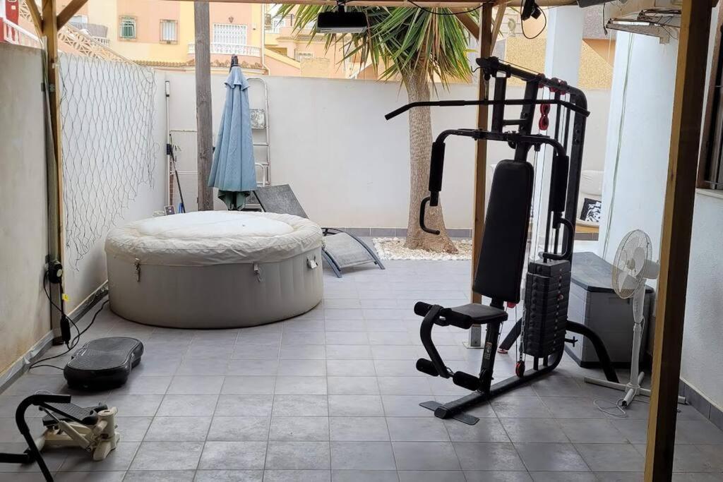 2 Bedroom House In Cabo Roig 奥里韦拉 外观 照片