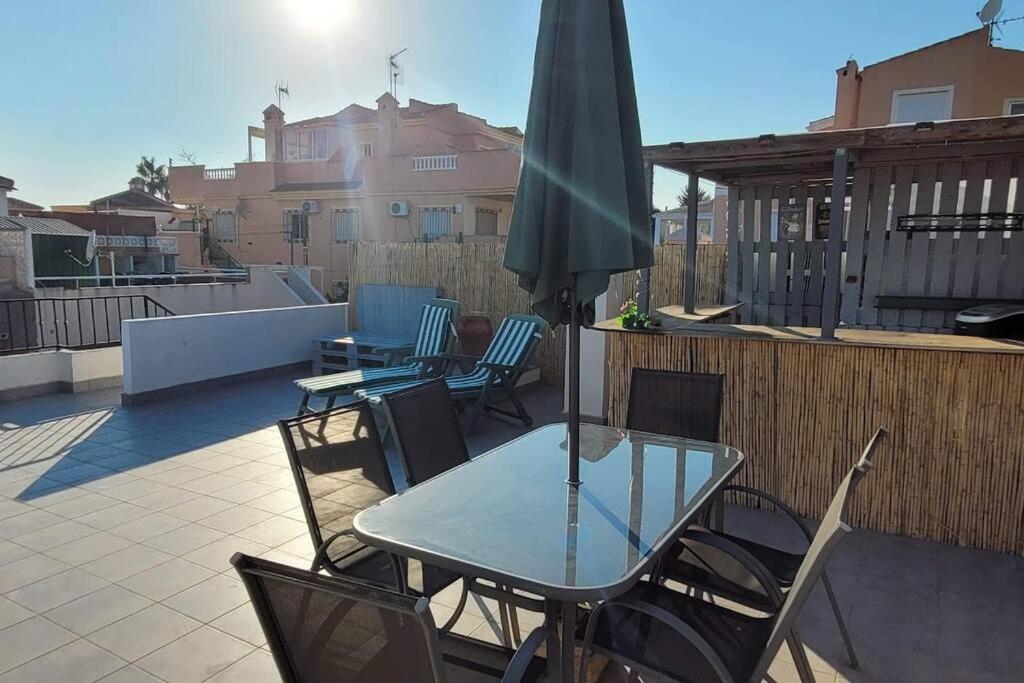2 Bedroom House In Cabo Roig 奥里韦拉 外观 照片