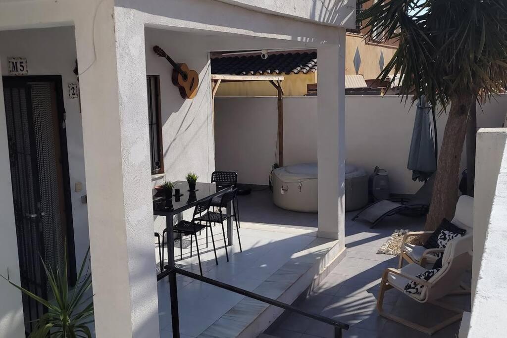 2 Bedroom House In Cabo Roig 奥里韦拉 外观 照片