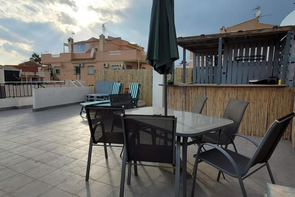 2 Bedroom House In Cabo Roig 奥里韦拉 外观 照片