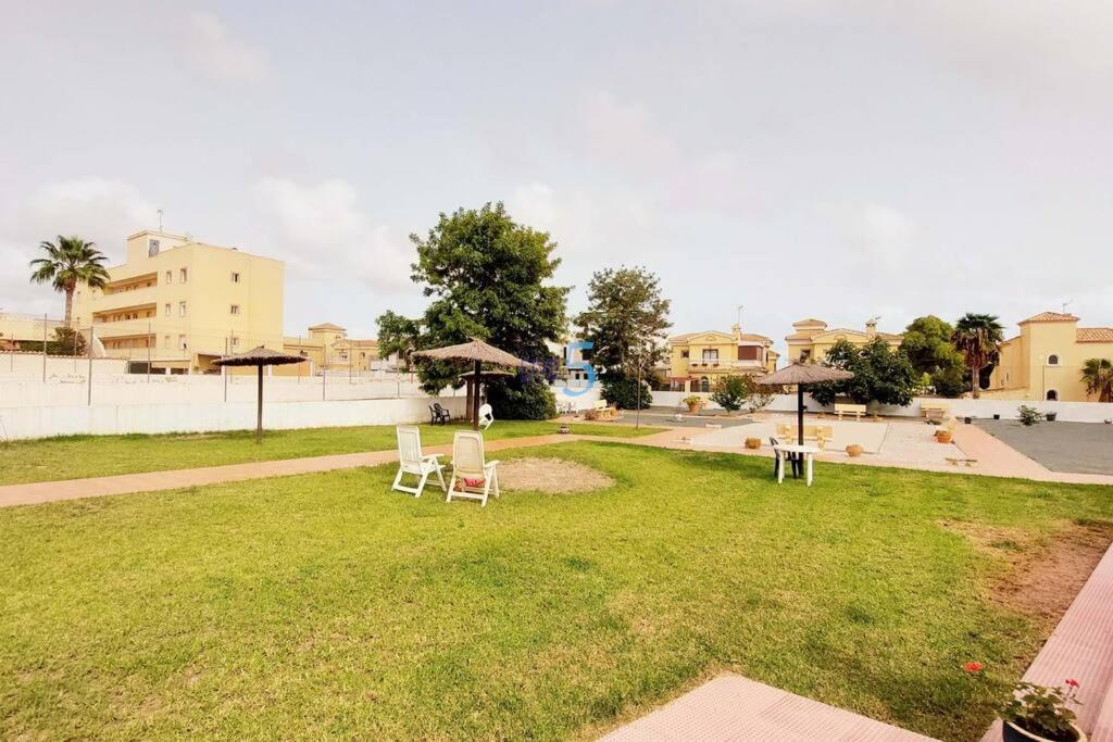 2 Bedroom House In Cabo Roig 奥里韦拉 外观 照片