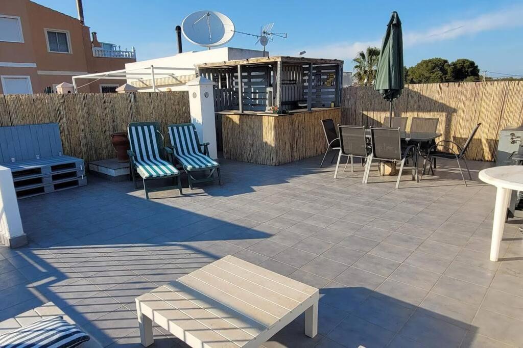 2 Bedroom House In Cabo Roig 奥里韦拉 外观 照片